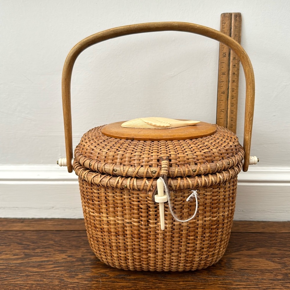 Nantucket lightship basket purse